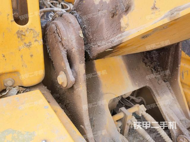 大臂根部?斜視(工作和回轉(zhuǎn)裝置) 大臂根部?斜視(工作和回轉(zhuǎn)裝置)