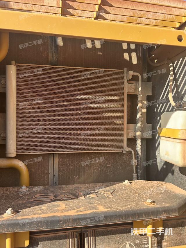 散熱器正面（大件艙室）