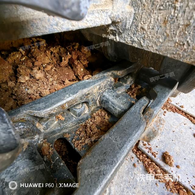 左側(cè)行走馬達(dá)蓋板（行走機(jī)構(gòu)）