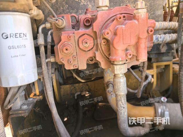 液壓泵艙室正面整體（整機(jī)外觀）