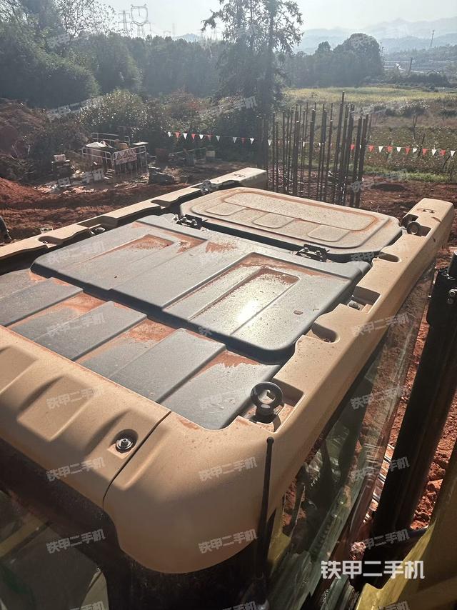 駕駛室頂部俯視（上車部件）