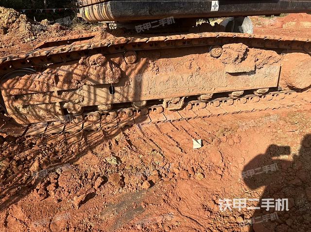 左驅(qū)動(dòng)輪（行走機(jī)構(gòu)）