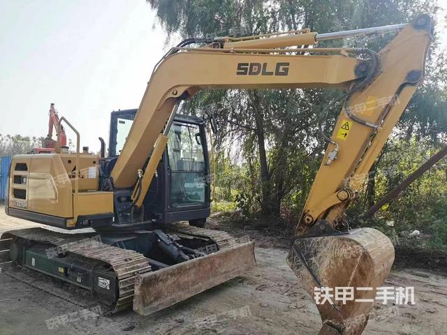 駕駛室頂部（整機(jī)外觀）