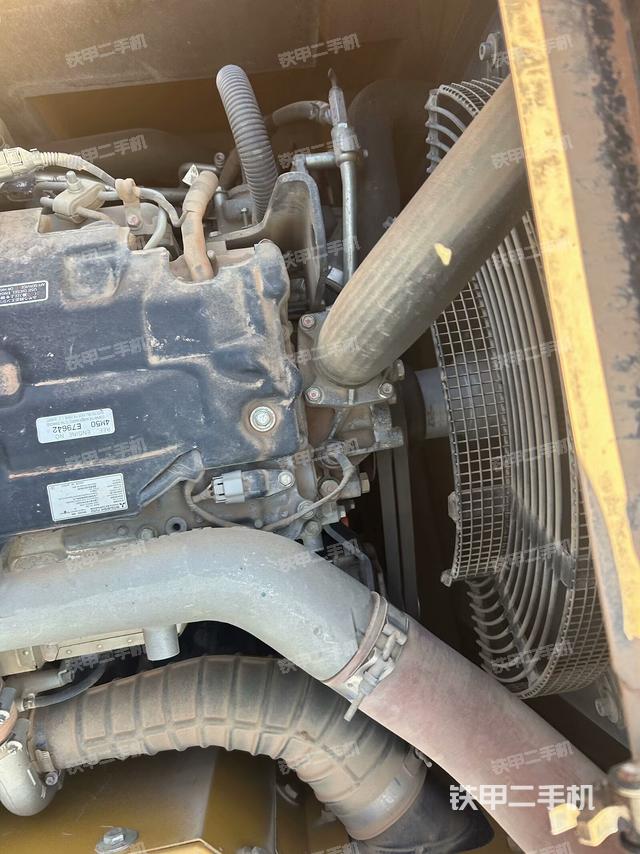 發(fā)動(dòng)機(jī)室（上車部件）