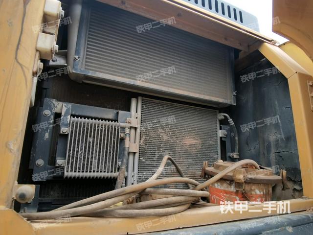 散熱器正面(大件艙室) 散熱器正面(大件艙室)