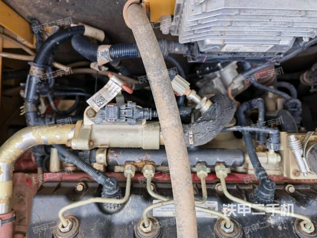 氣門(mén)室蓋螺絲特寫(xiě)（上車(chē)部件）