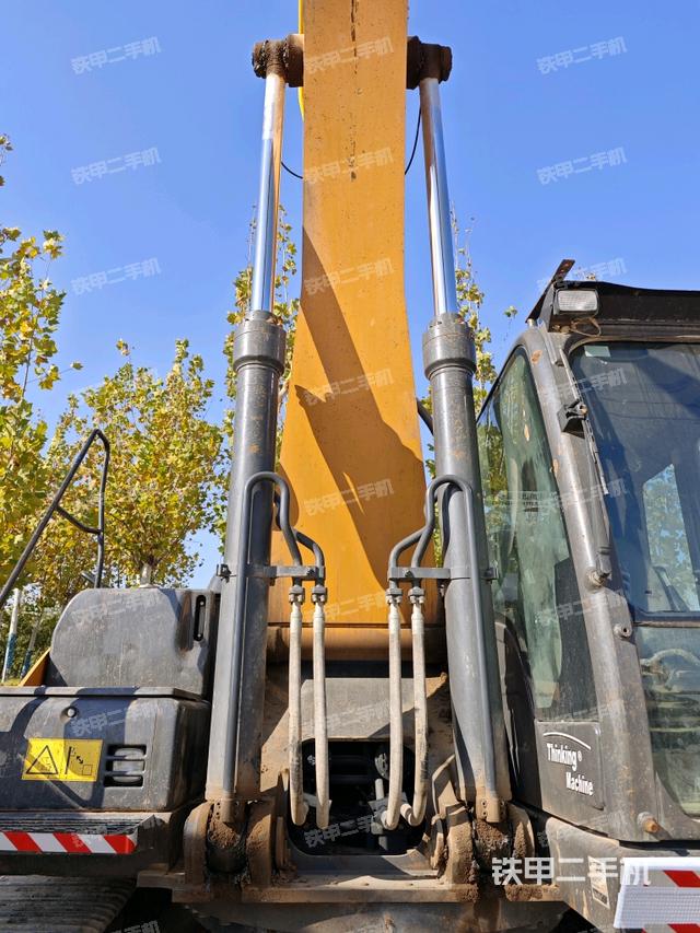 大臂油缸整體?豎拍（工作和回轉(zhuǎn)裝置）