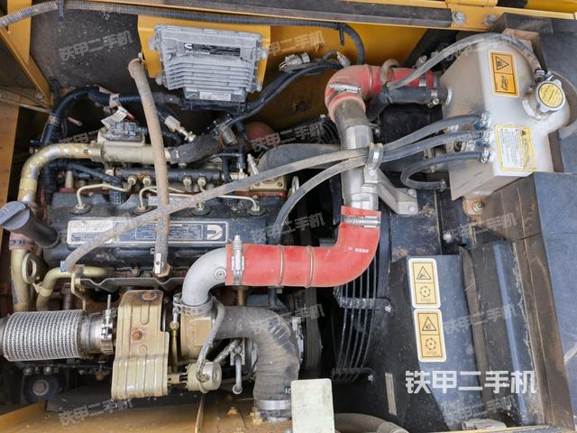 發(fā)動(dòng)機(jī)室（上車(chē)部件）