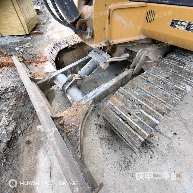 轉(zhuǎn)盤和下車架正前（工作和回轉(zhuǎn)裝置）