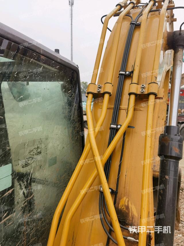 大臂背部俯視（工作和回轉(zhuǎn)裝置）