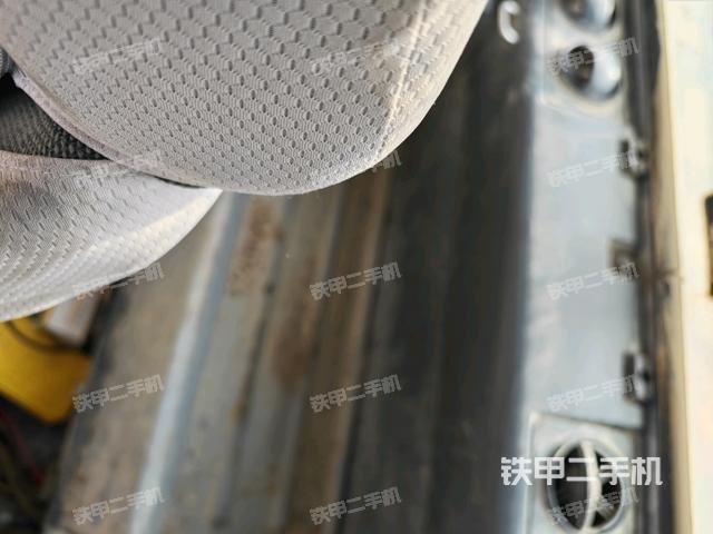 座椅后部(駕駛室部分) 座椅后部(駕駛室部分)