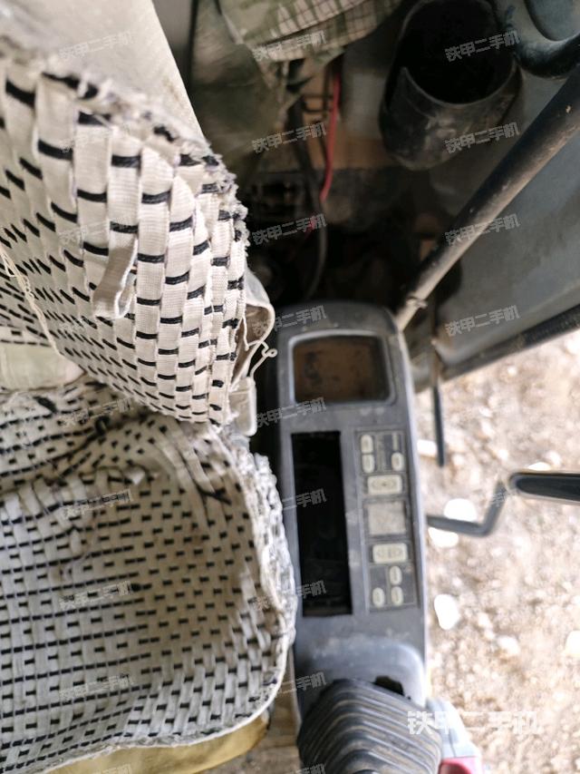 座椅左側(cè)控制臺(tái)/音響/含左手柄（駕駛室部分）