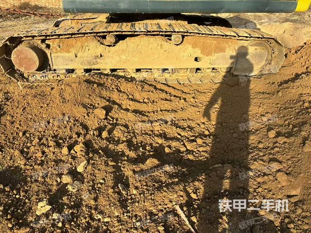 單側履帶整體(整機外觀) 單側履帶整體(整機外觀)