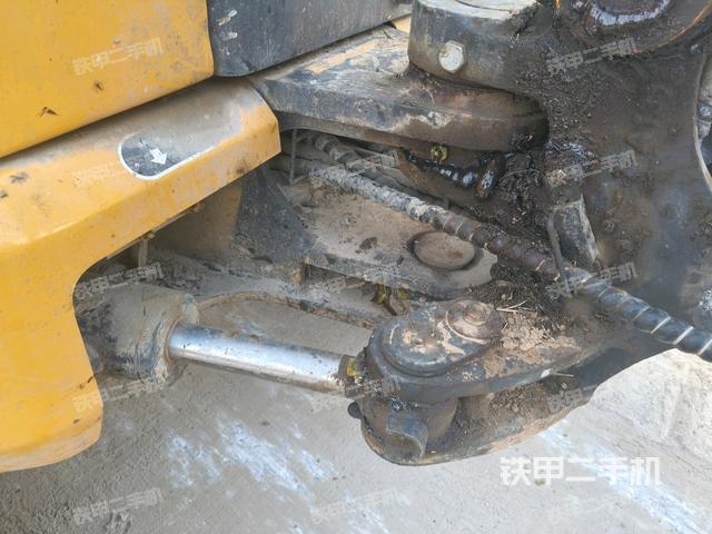 轉(zhuǎn)盤和下車架正前（工作和回轉(zhuǎn)裝置）