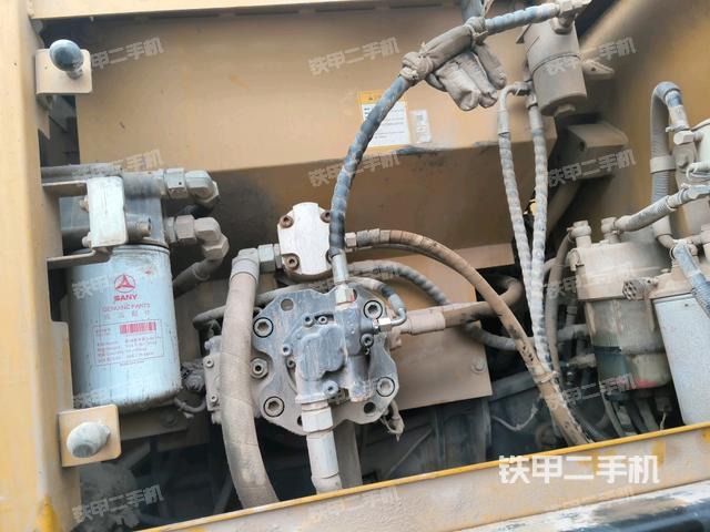 液壓泵斜45?左（大件艙室）