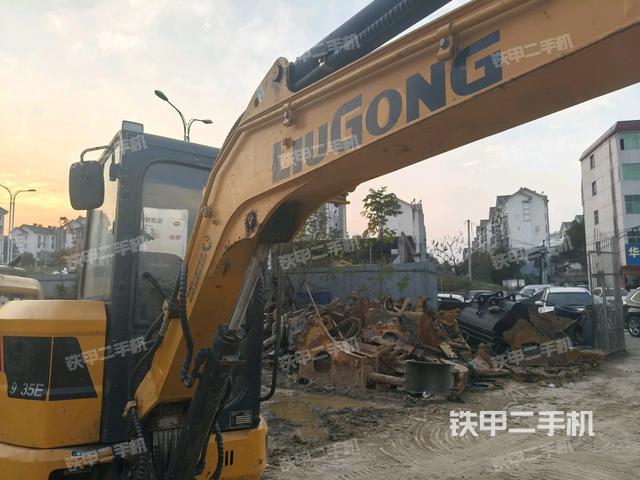 小臂整體右前（工作和回轉(zhuǎn)裝置）