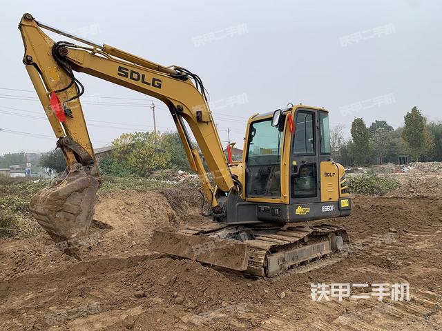 駕駛室整體（整機外觀）