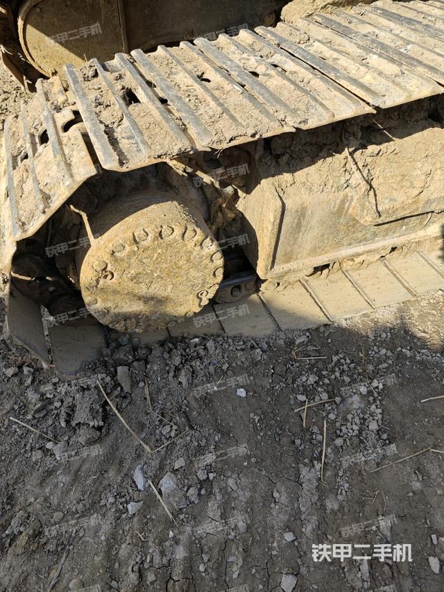 右驅(qū)動輪（行走機(jī)構(gòu)）