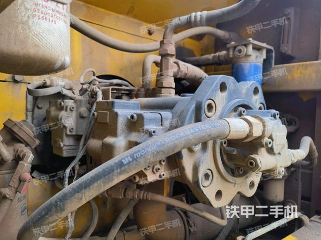 液壓泵斜45?左(大件艙室) 液壓泵斜45?左(大件艙室)