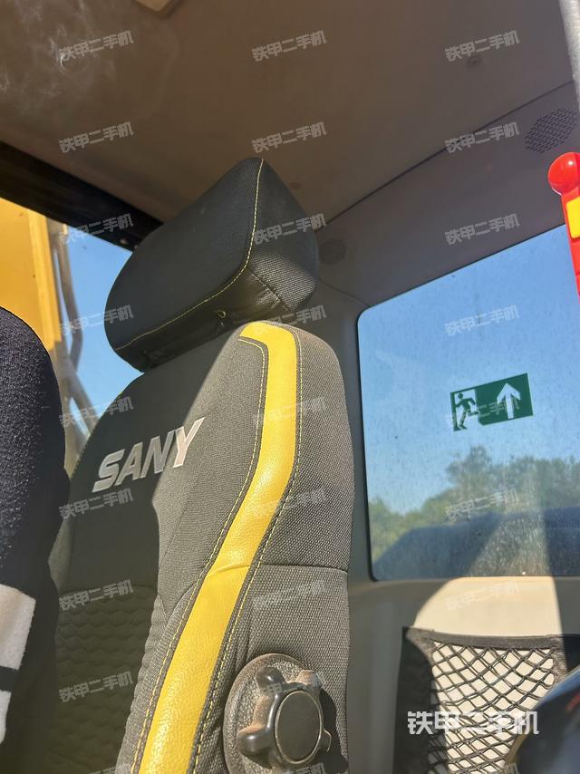 座椅左側(cè)控制臺(tái)/音響/含左手柄（駕駛室部分）