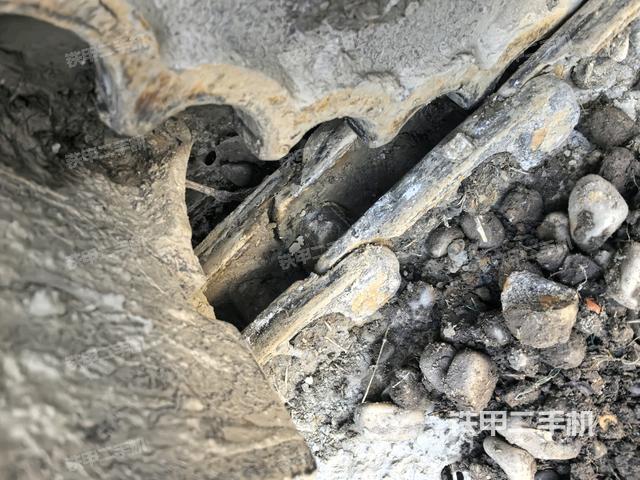 左側(cè)行走馬達蓋板（行走機構(gòu)）