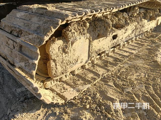 單側(cè)履帶整體（整機(jī)外觀）