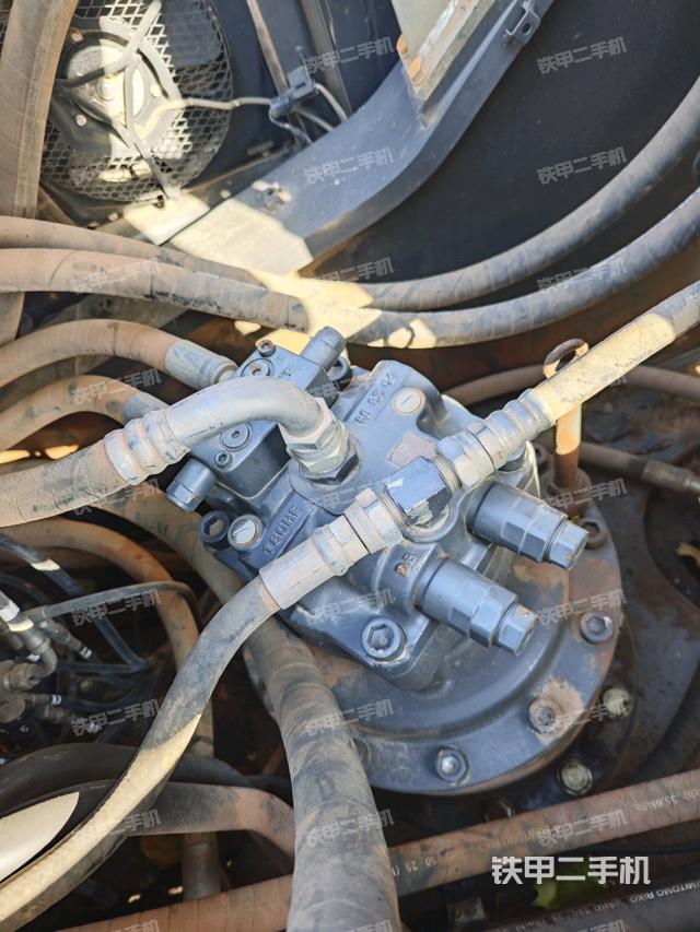 回轉(zhuǎn)馬達（上車部件）