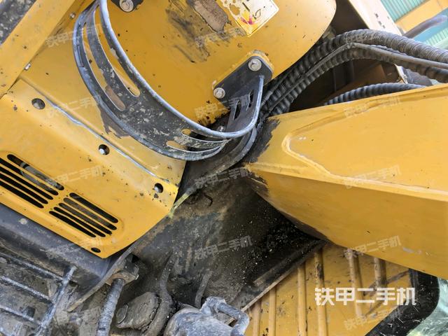 大臂根部?斜（工作和回轉(zhuǎn)裝置）