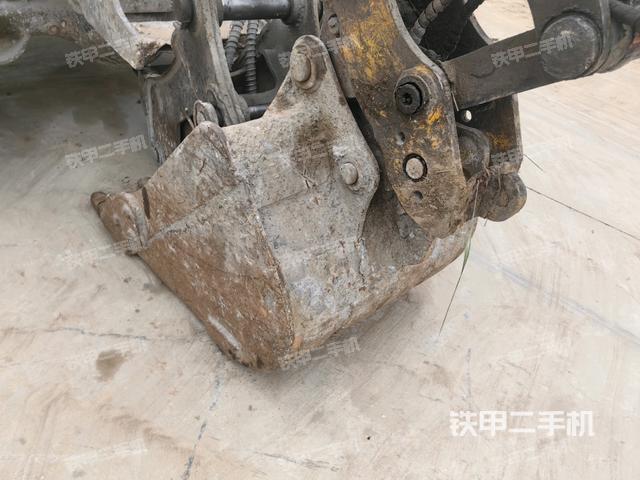 鏟斗45度(工作和回轉(zhuǎn)裝置) 鏟斗45度(工作和回轉(zhuǎn)裝置)