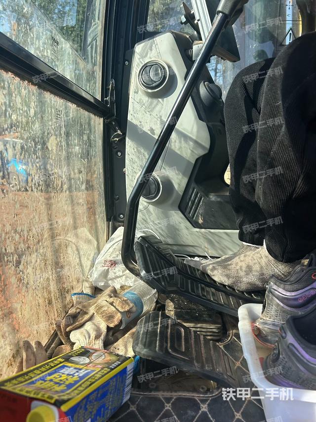 后窗玻璃角標(biāo)（駕駛室部分）