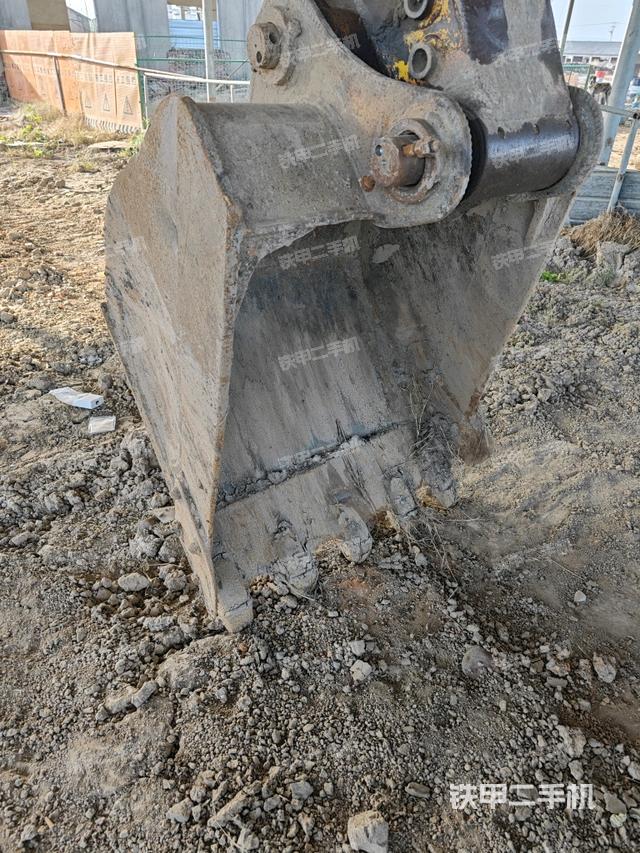 鏟斗右后整體（工作和回轉(zhuǎn)裝置）