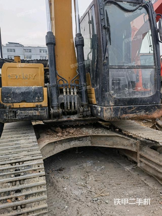 轉(zhuǎn)盤和下車架正前(工作和回轉(zhuǎn)裝置) 轉(zhuǎn)盤和下車架正前(工作和回轉(zhuǎn)裝置)