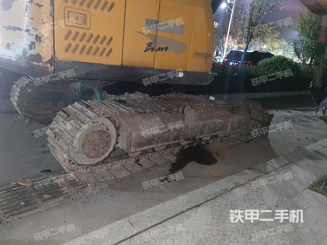 單側(cè)履帶整體（整機(jī)外觀）