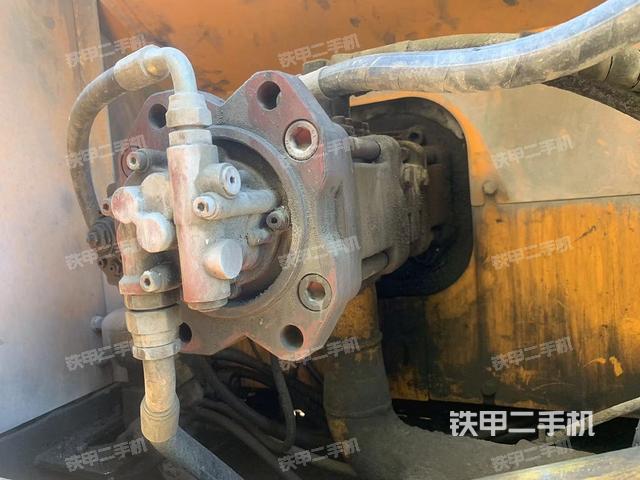 液壓泵艙室正面整體(整機(jī)外觀) 液壓泵艙室正面整體(整機(jī)外觀)