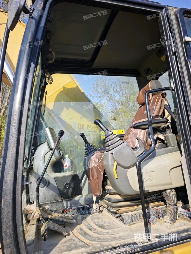 駕駛室整體（整機外觀）