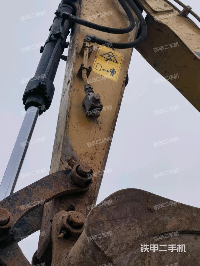 小臂整體左后(工作和回轉(zhuǎn)裝置) 小臂整體左后(工作和回轉(zhuǎn)裝置)