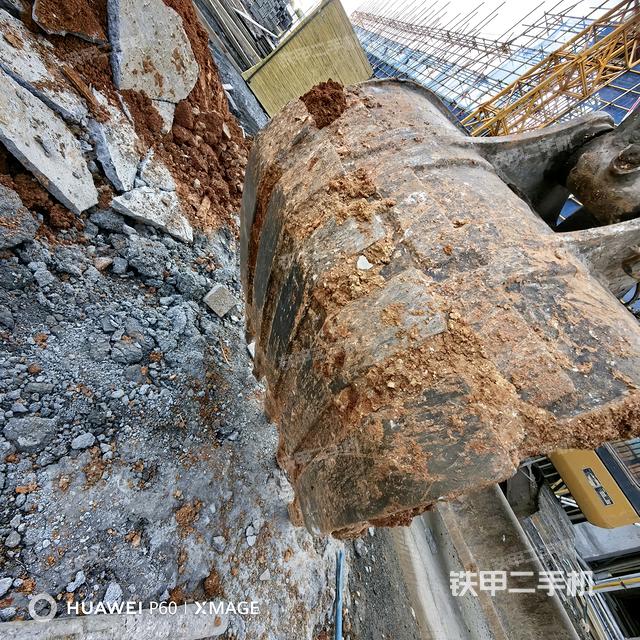 鏟斗右后整體（工作和回轉(zhuǎn)裝置）