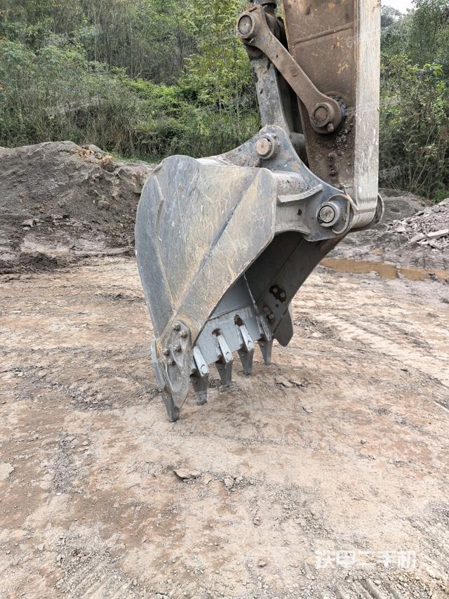 小臂整體左后（工作和回轉裝置）