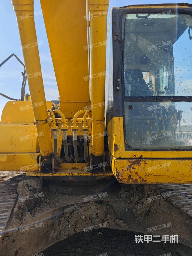 大臂油缸整體?豎拍（工作和回轉(zhuǎn)裝置）