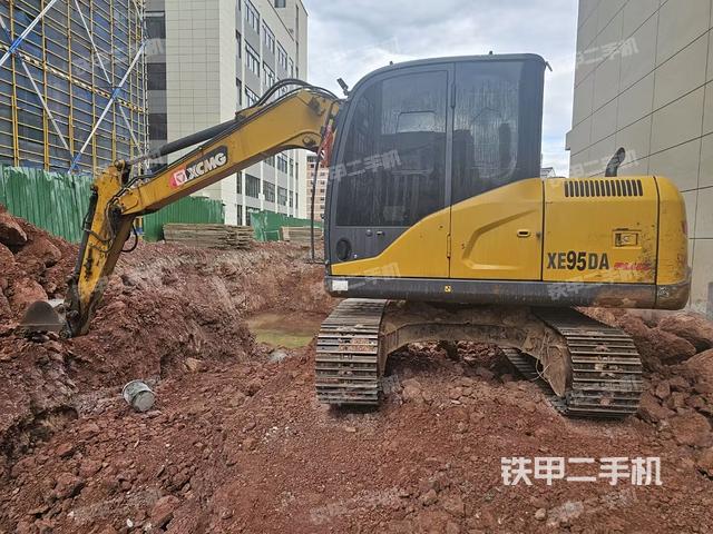 整機(jī)右后45°(整機(jī)外觀) 整機(jī)右后45°(整機(jī)外觀)