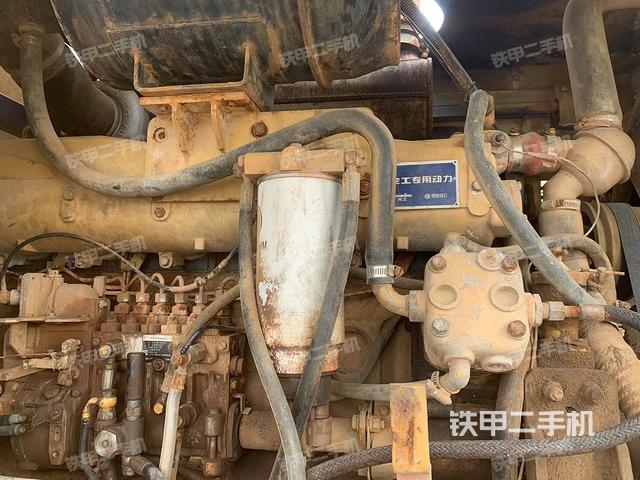 發(fā)動(dòng)機(jī)右側(cè)(整機(jī)外觀及大件) 發(fā)動(dòng)機(jī)右側(cè)(整機(jī)外觀及大件)