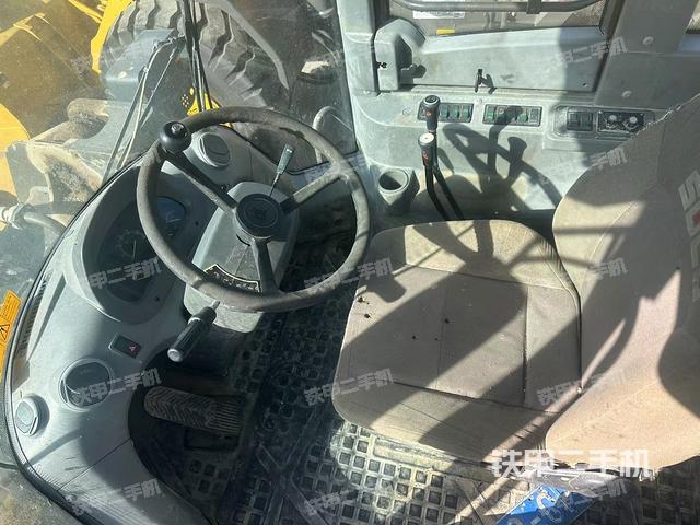 駕駛室工作臺（整機(jī)外觀及大件）