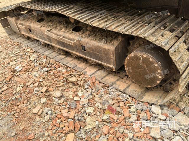 左側(cè)履帶整體?(行走機(jī)構(gòu)) 左側(cè)履帶整體?(行走機(jī)構(gòu))