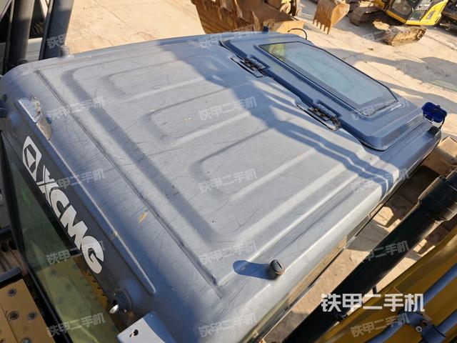 駕駛室頂部(整機外觀) 駕駛室頂部(整機外觀)