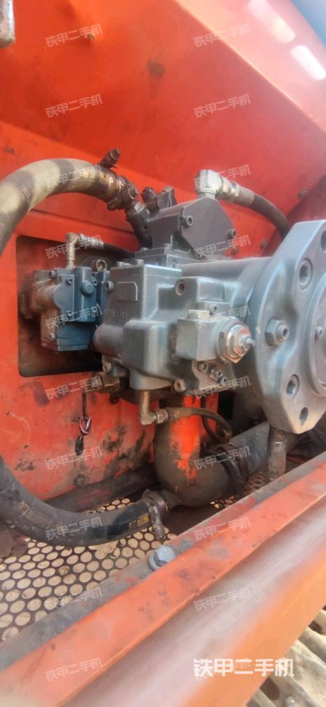 液壓泵斜45?左（大件艙室）