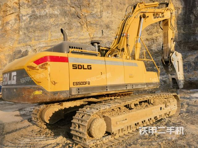 整機右后45°(整機外觀) 整機右后45°(整機外觀)