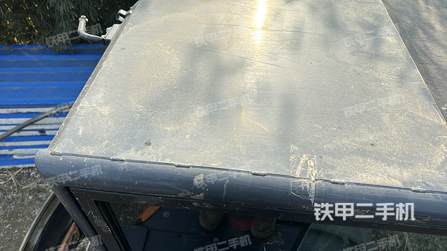 駕駛室頂部（整機(jī)外觀）