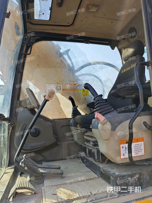 駕駛室整體（整機外觀）