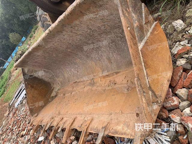 工作裝置整體(整機(jī)外觀及大件) 工作裝置整體(整機(jī)外觀及大件)