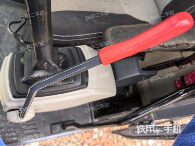 座椅左側(cè)控制臺(tái)/音響/含左手柄(駕駛室部分) 座椅左側(cè)控制臺(tái)/音響/含左手柄(駕駛室部分)